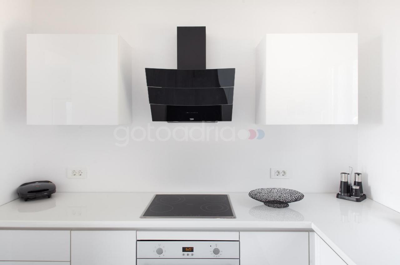 Luxury Apartment Sofia -Free Beach Parking ماكارسكا المظهر الخارجي الصورة