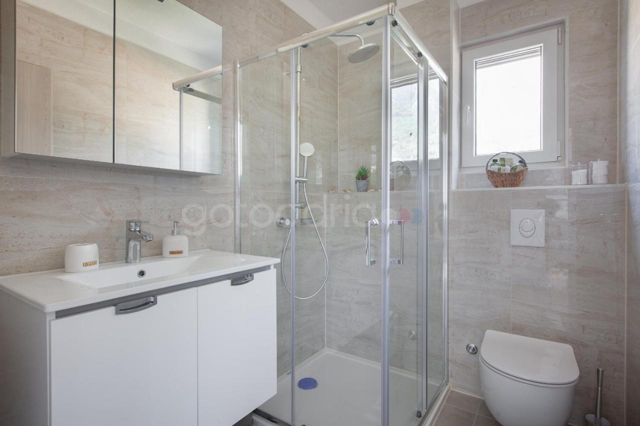 Luxury Apartment Sofia -Free Beach Parking ماكارسكا المظهر الخارجي الصورة